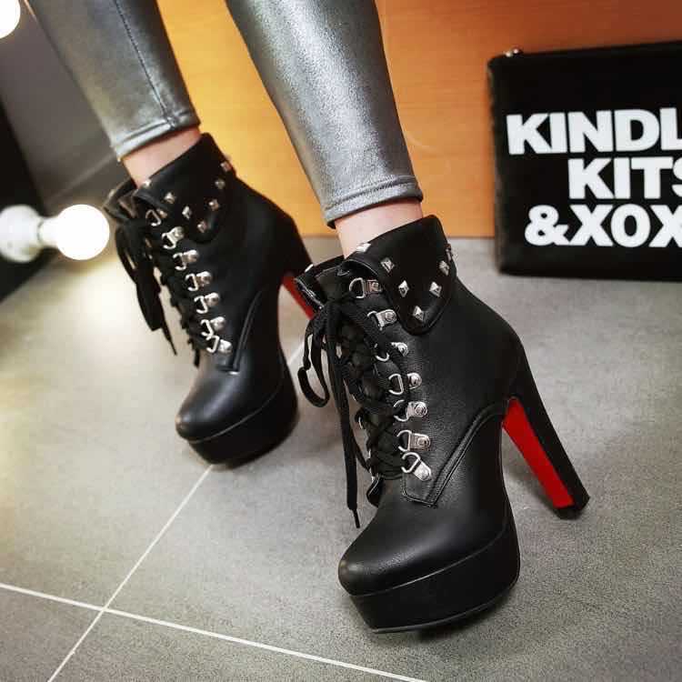 Womens Low-top Studded Height-increasing Dr Martens-style Boots With A Chunky Heel